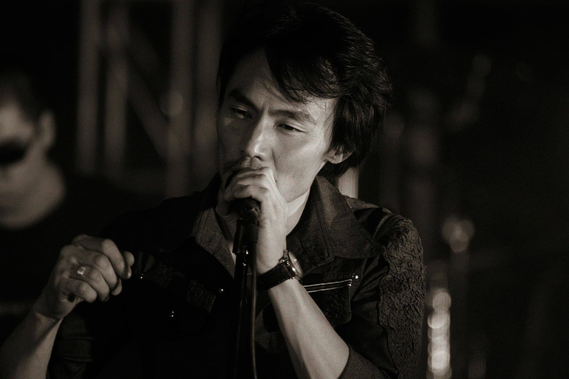 Монгол хөрснөө буулгасан магтаалын дуунууд